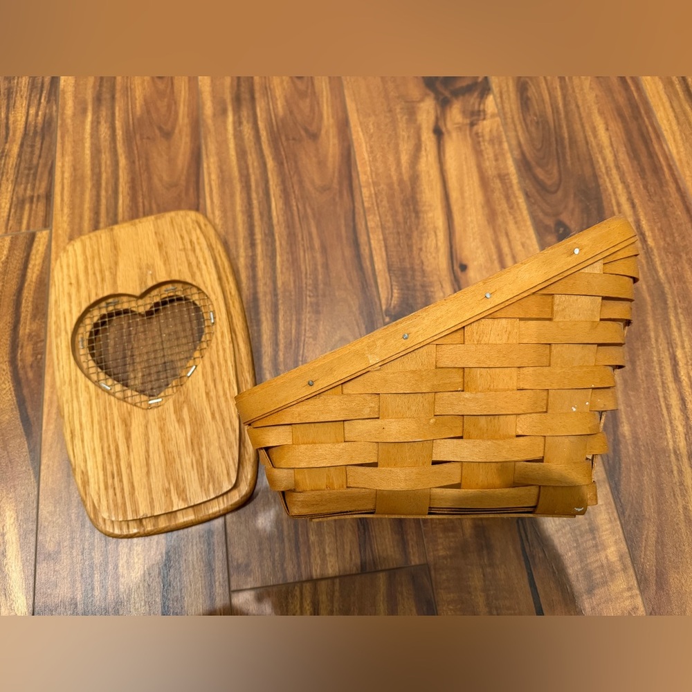 Longaberger basket heart small vegetable with lid 1996 - Picture 4 of 6